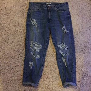 Forever 21 ripped boyfriend jeans